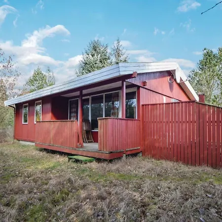 Three-bedroom Holiday In *