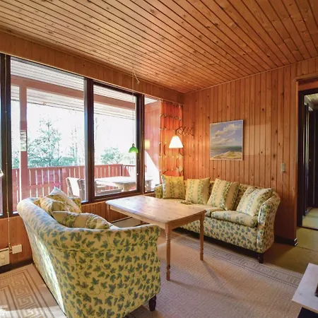 Holiday home Three-bedroom Holiday In