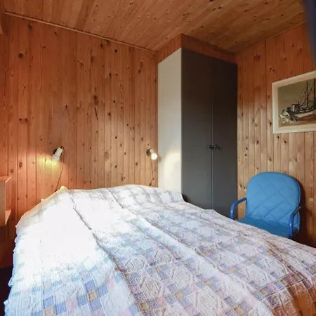 Three-bedroom Holiday In Holiday home